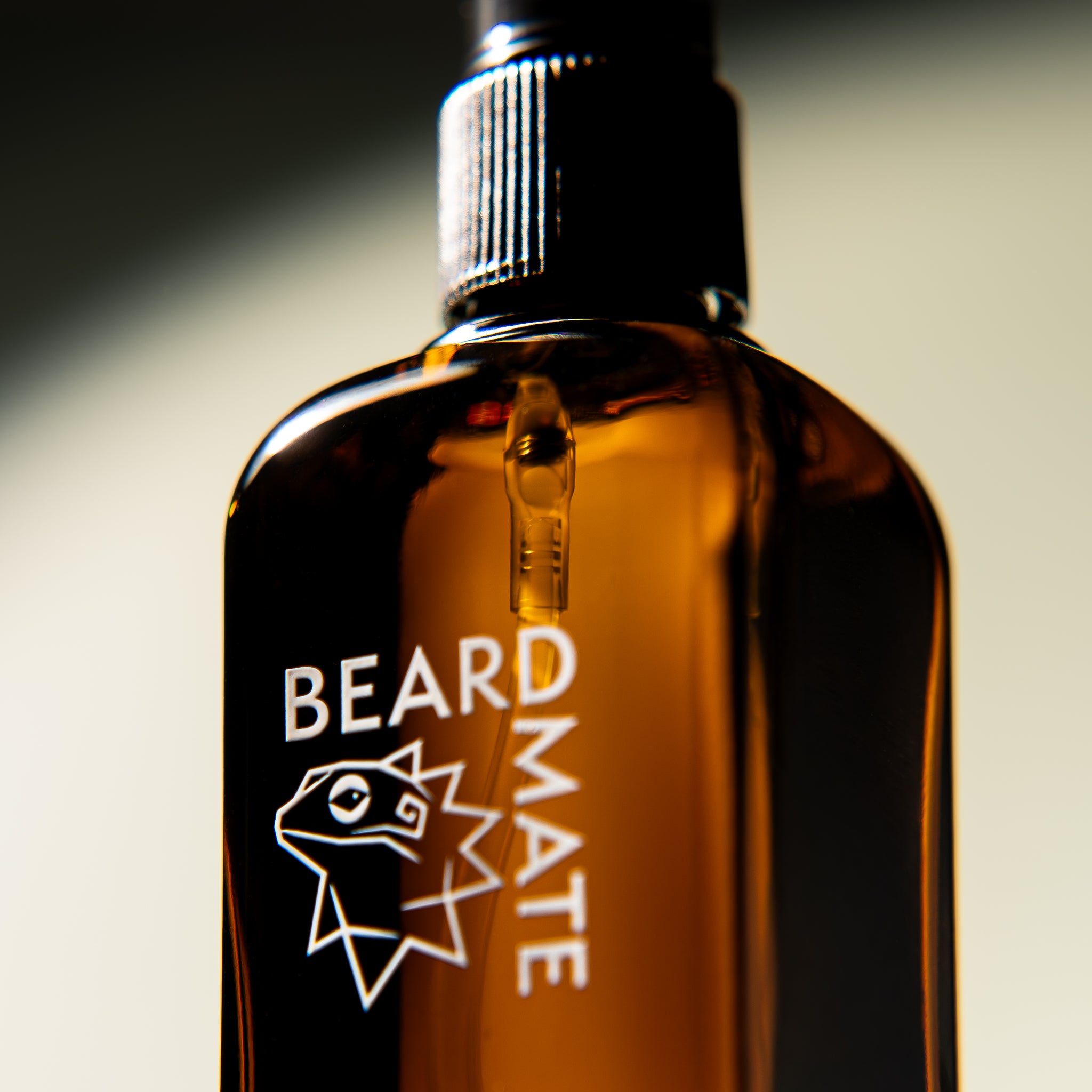 Video showing how to ust WOODY no-rinse beard cleansing spray

